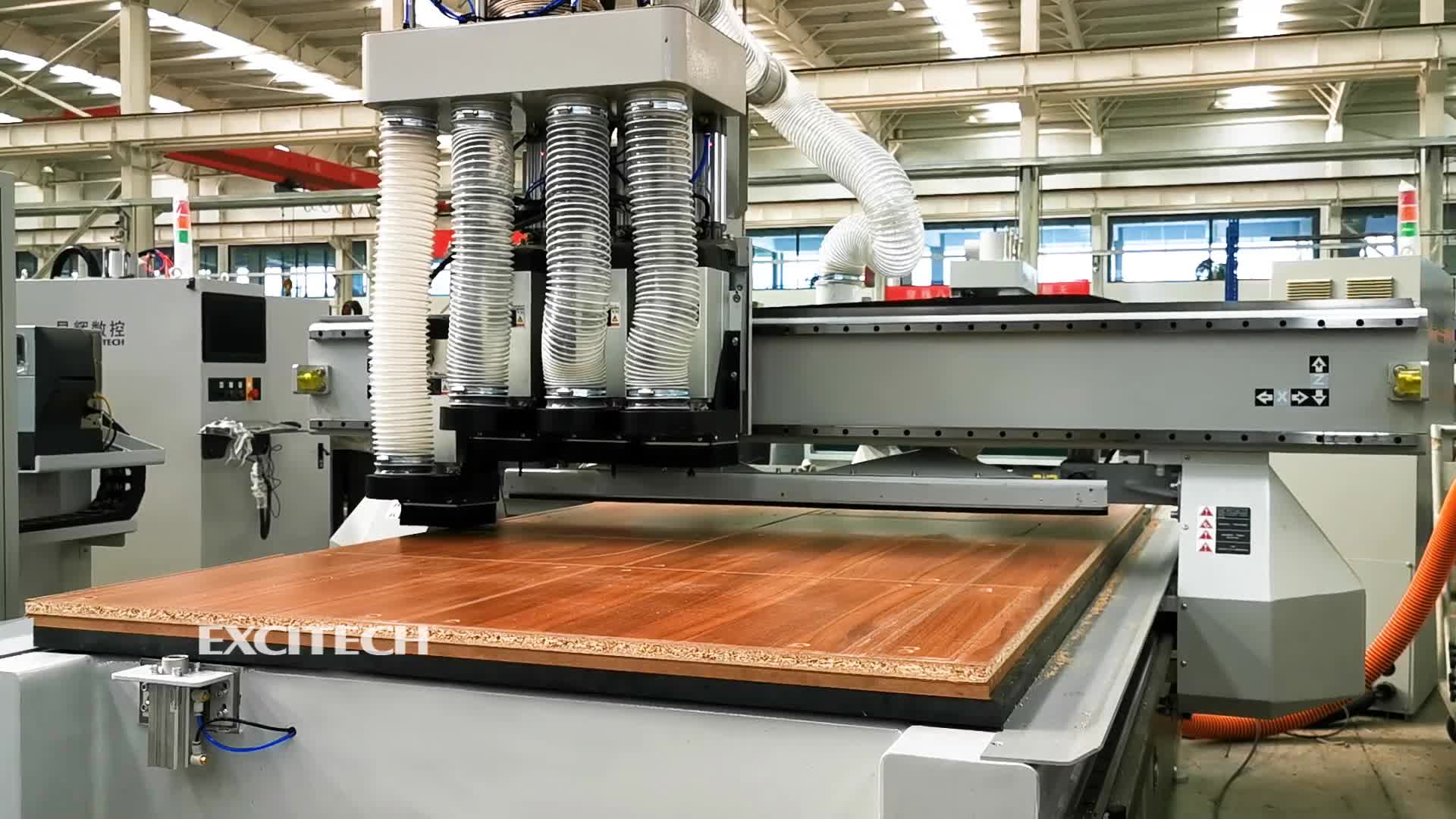 Máquina CNC do Centro de Trabalho Excitech de quatro cabeças