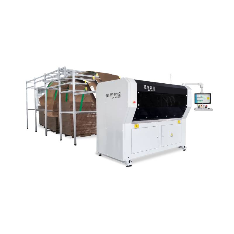 Máquina de corte e embalagem de papelão EC2300